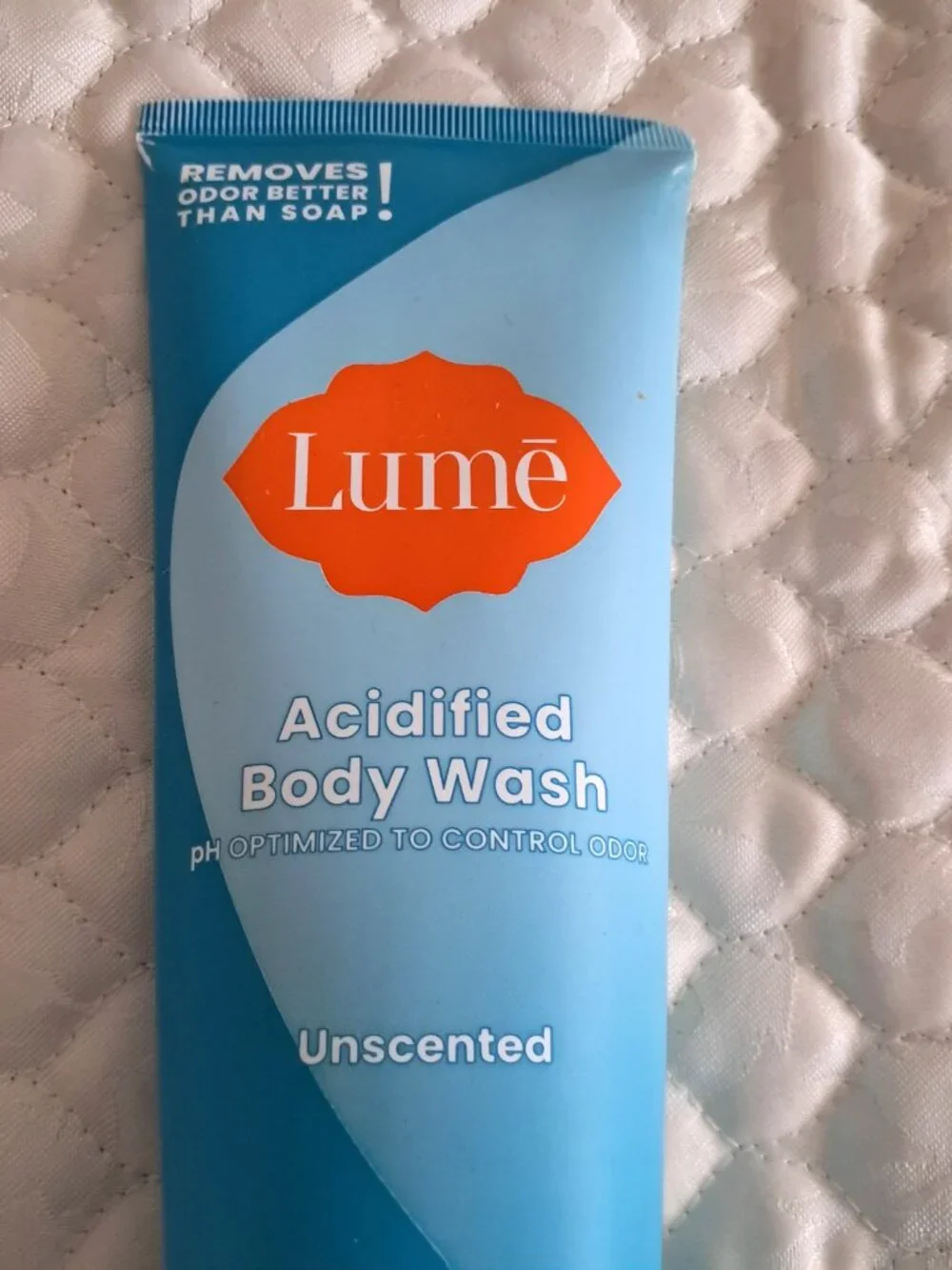 Lume deodorant acidified